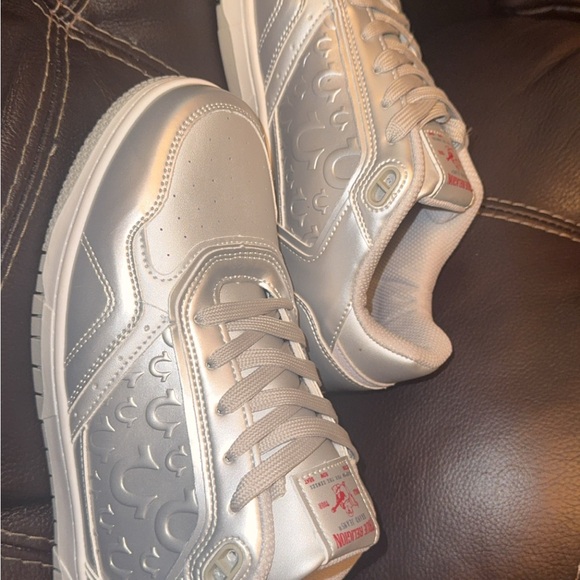 True Religion Jones Sneakers - Picture 2 of 4